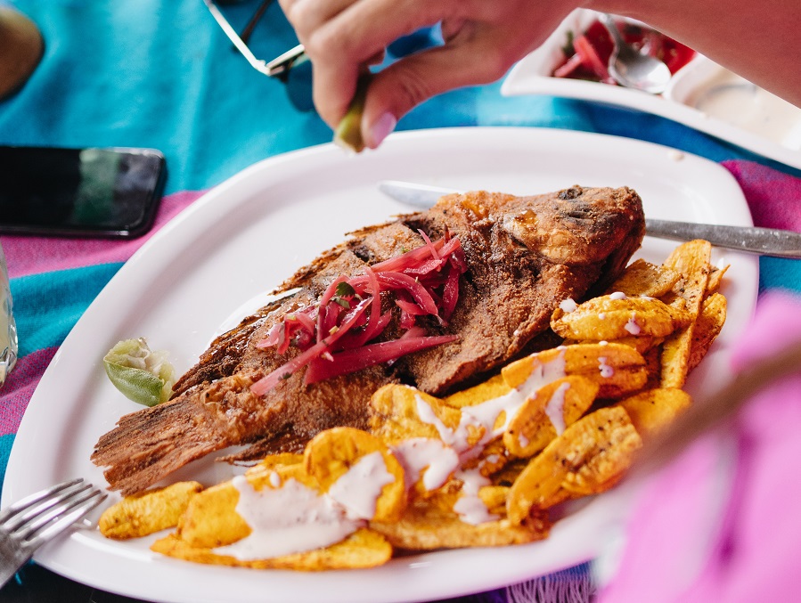 8 platos tradicionales para viajar a Centroamérica y República Dominicana a través de sus sabores  